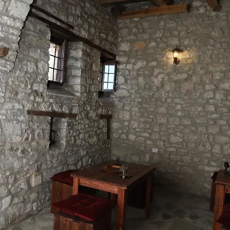 בית נופש Athina In Castle - Since 1741 *