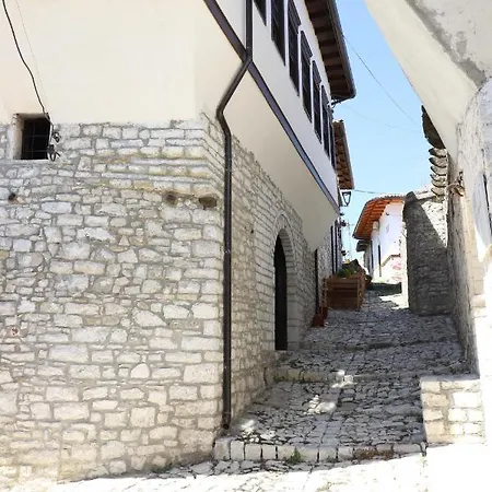 Athina In Castle - Since 1741