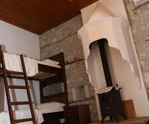 Athina In Castle - Since 1741 Дом отдыха Берат