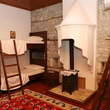 Athina In Castle - Since 1741 Prázdninový dům Berat
