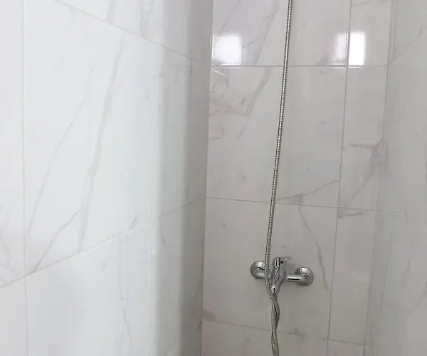 Athina In Castle - Since 1741 Holiday home Berat